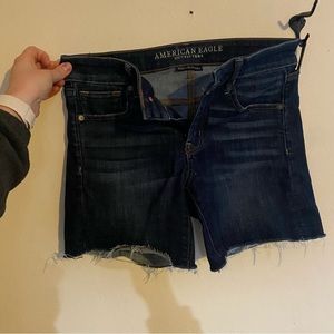 American Eagle Midi shorts